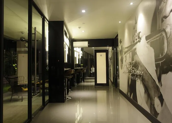 I Am Jazz Hotel