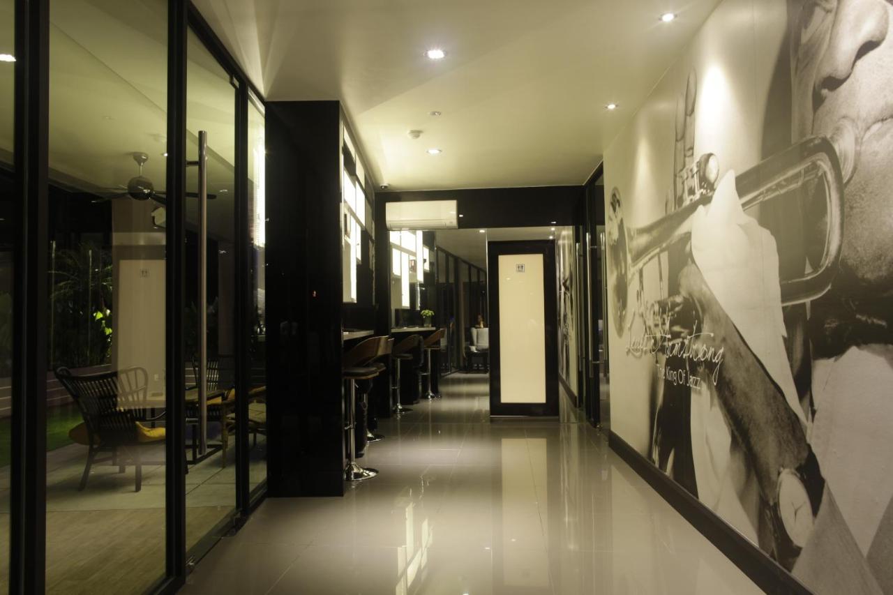 I Am Jazz Hotel